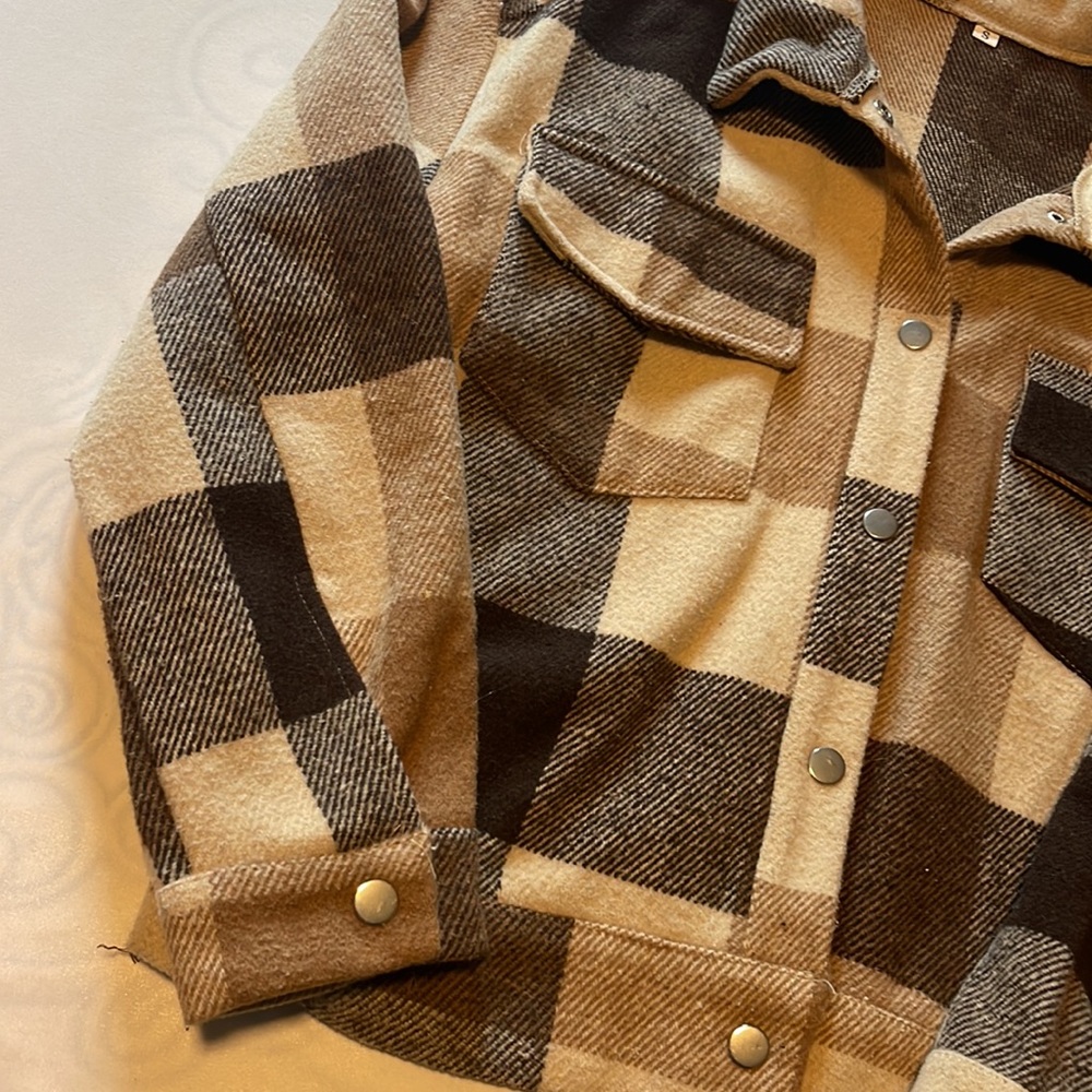 Shacket - Picture 3 of 3